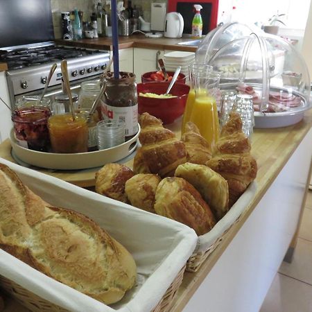 Au Grand Bonheur Acomodação com café da manhã Besseges Exterior foto