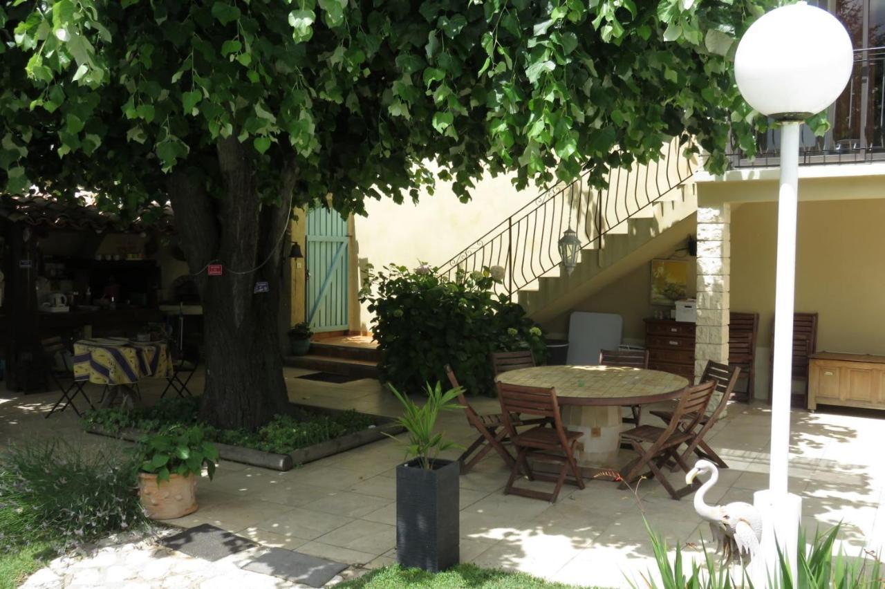 Au Grand Bonheur Acomodação com café da manhã Besseges Exterior foto