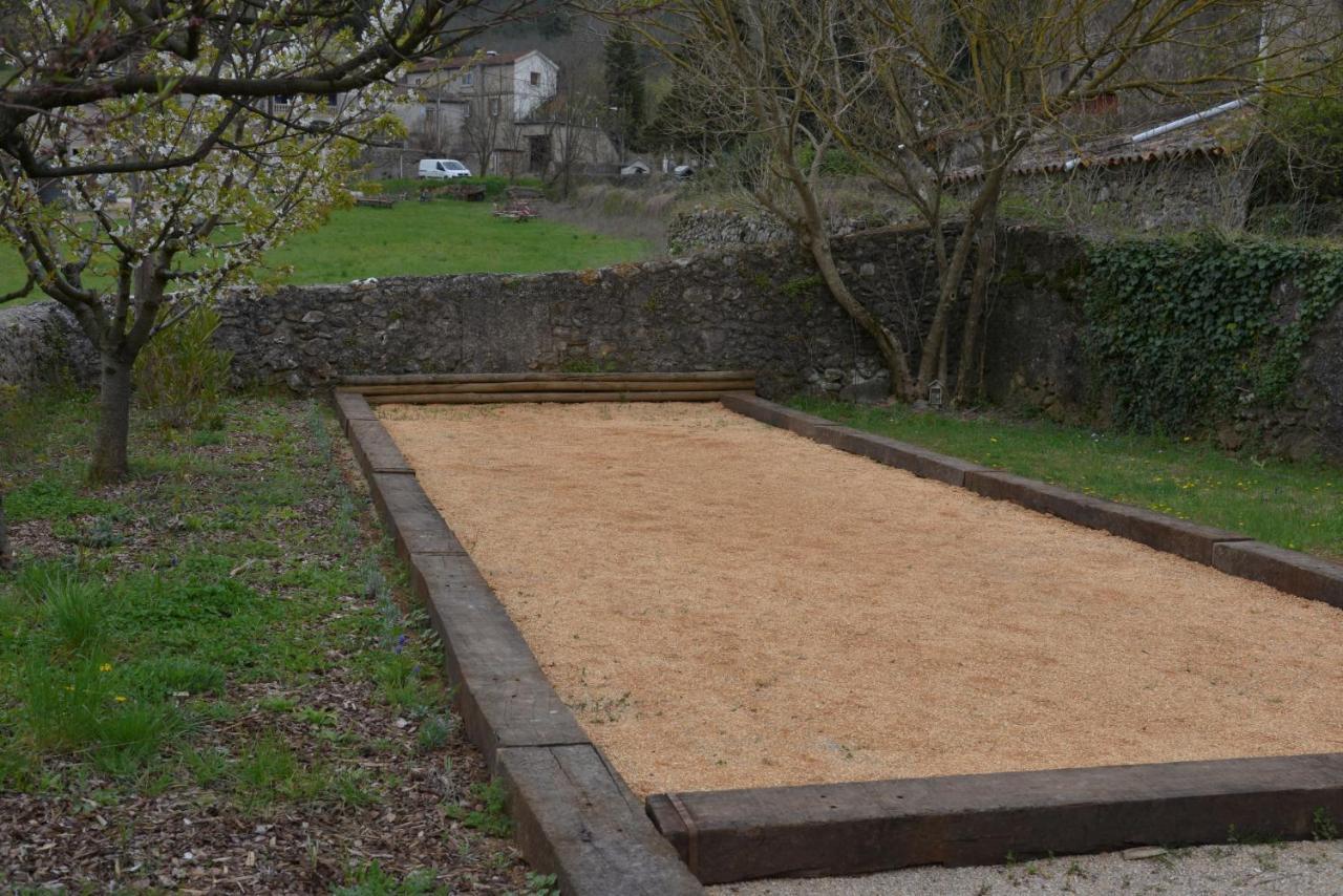 Au Grand Bonheur Acomodação com café da manhã Besseges Exterior foto