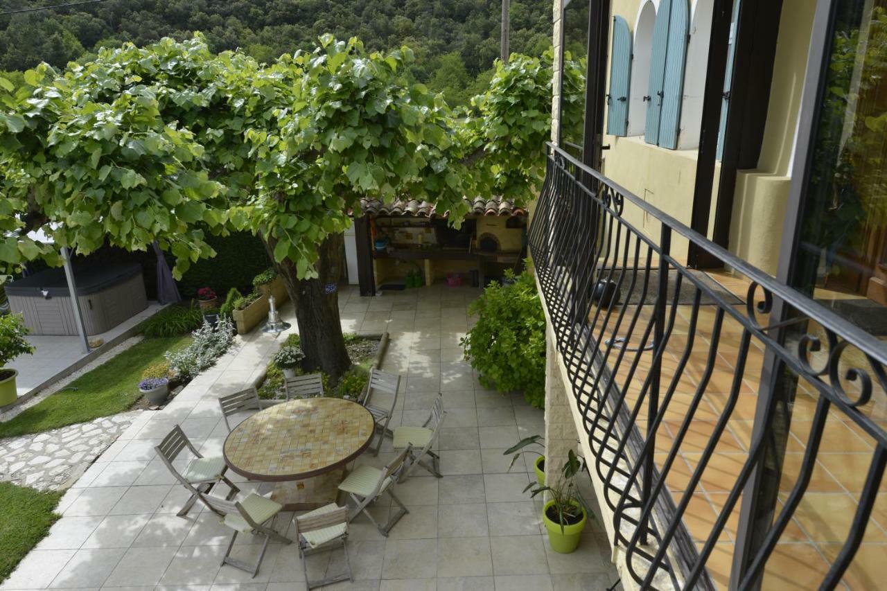 Au Grand Bonheur Acomodação com café da manhã Besseges Exterior foto